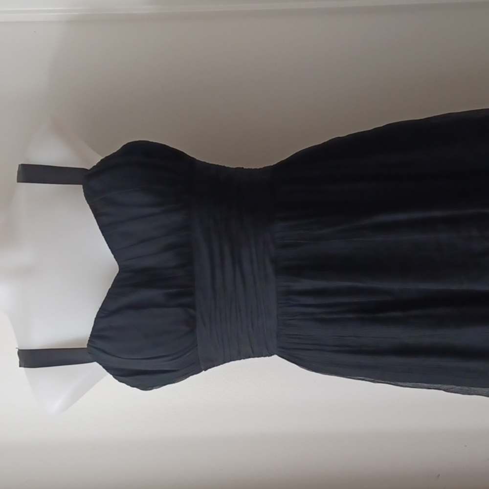TAHARI ARTHUR S LEVINE black midi dress/ size 4